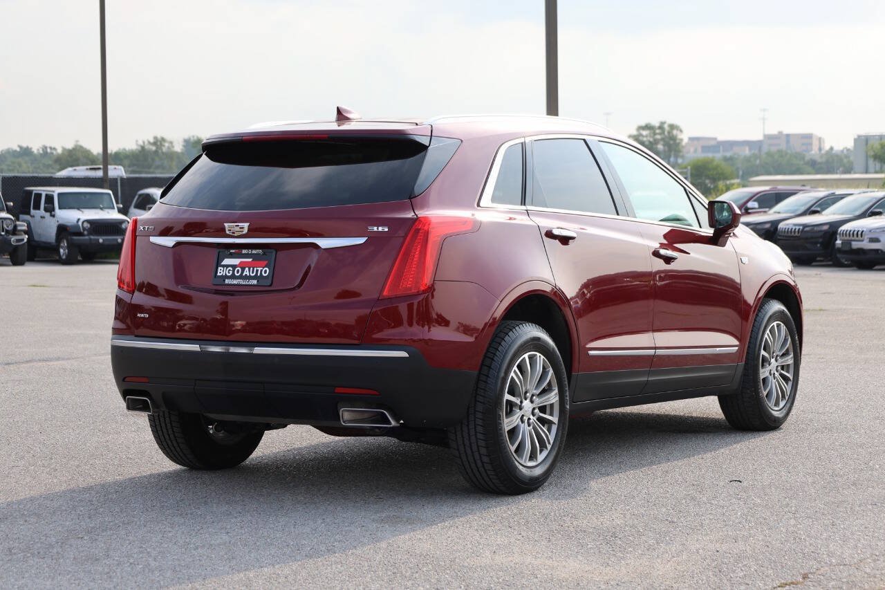 Used 2017 Cadillac XT5 Luxury w/ Driver Awareness Package AWD/4WD image 9