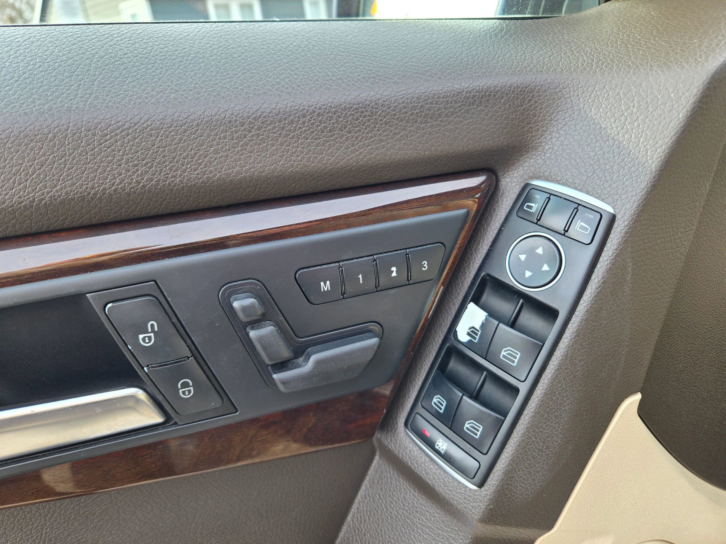 Used 2014 Mercedes-Benz GLK 350 4MATIC w/ Premium 1 Package image 34