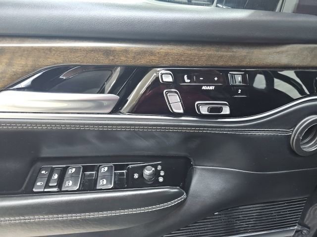 Used 2023 Jeep Grand Wagoneer L Series II image 26