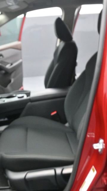 Used 2023 Nissan Rogue S AWD/4WD image 15