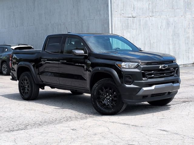 Used 2025 Chevrolet Colorado Trail Boss AWD/4WD image 11