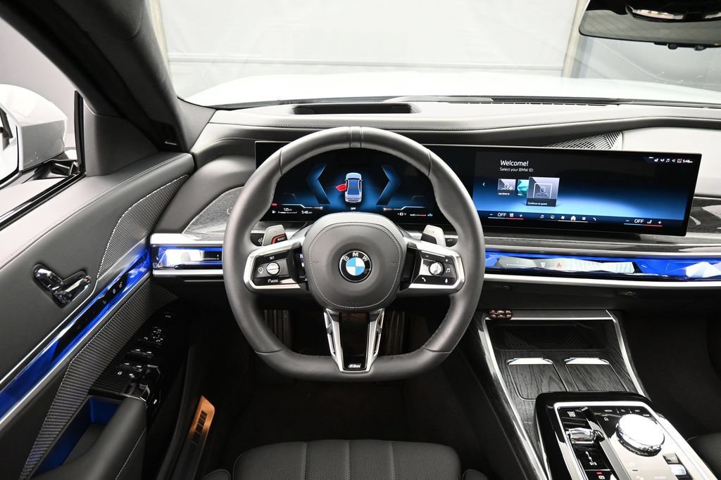 Used 2025 BMW 760i xDrive AWD/4WD image 19