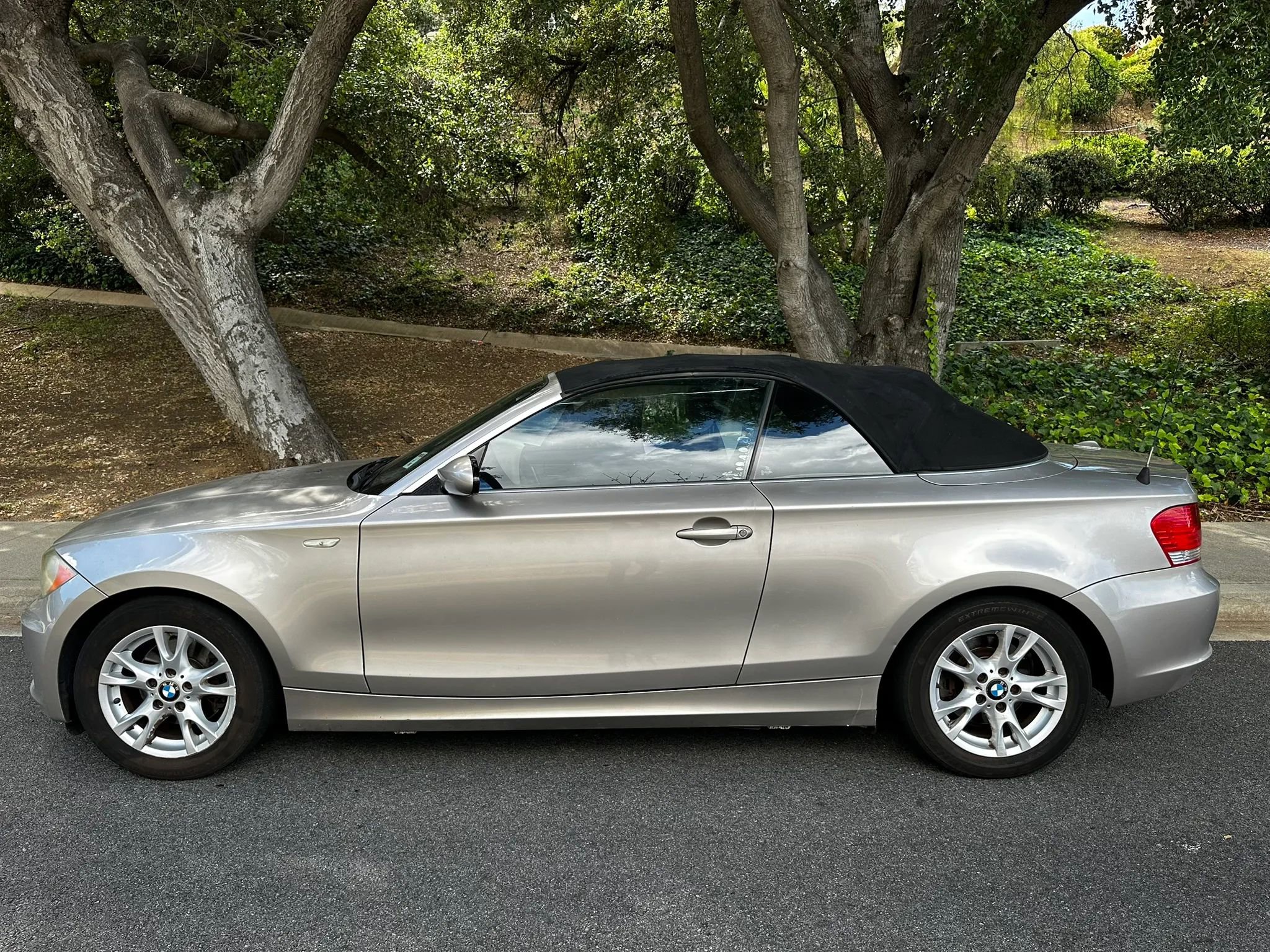 Used 2009 BMW 128i Convertible image 24