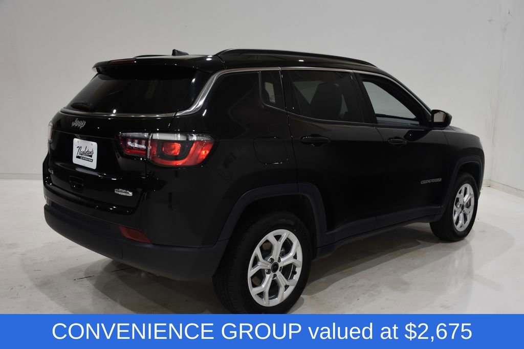 Used 2025 Jeep Compass Latitude w/ Sun & Sound Group image 3