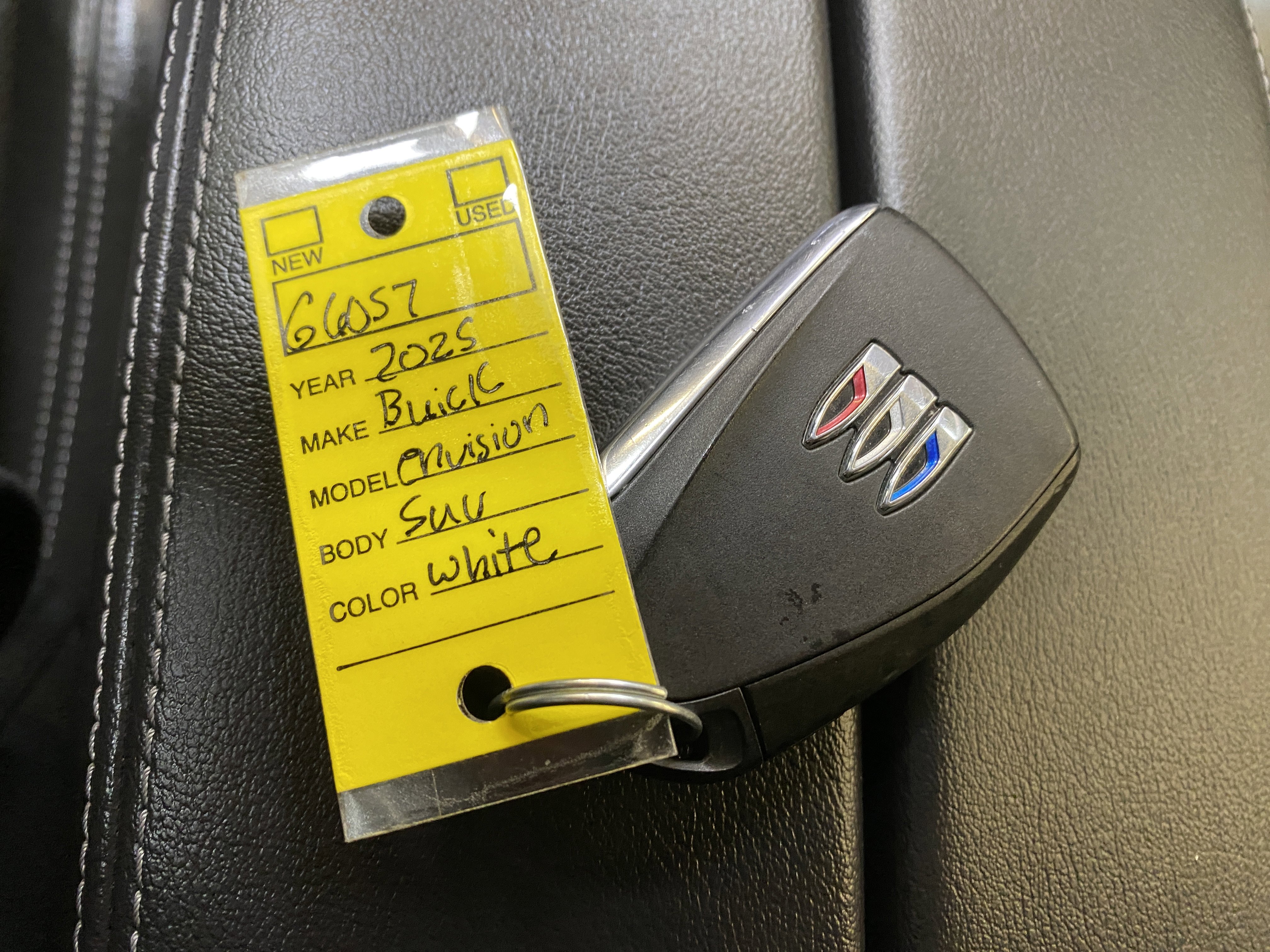 Used 2025 Buick Envision Preferred image 48