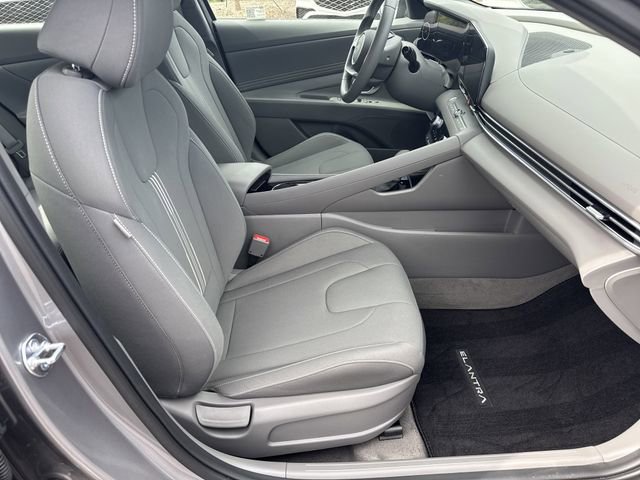 Certified 2025 Hyundai Elantra SEL FWD image 13