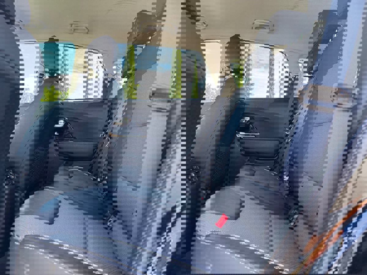 Used 2022 Kia Niro EX image 17