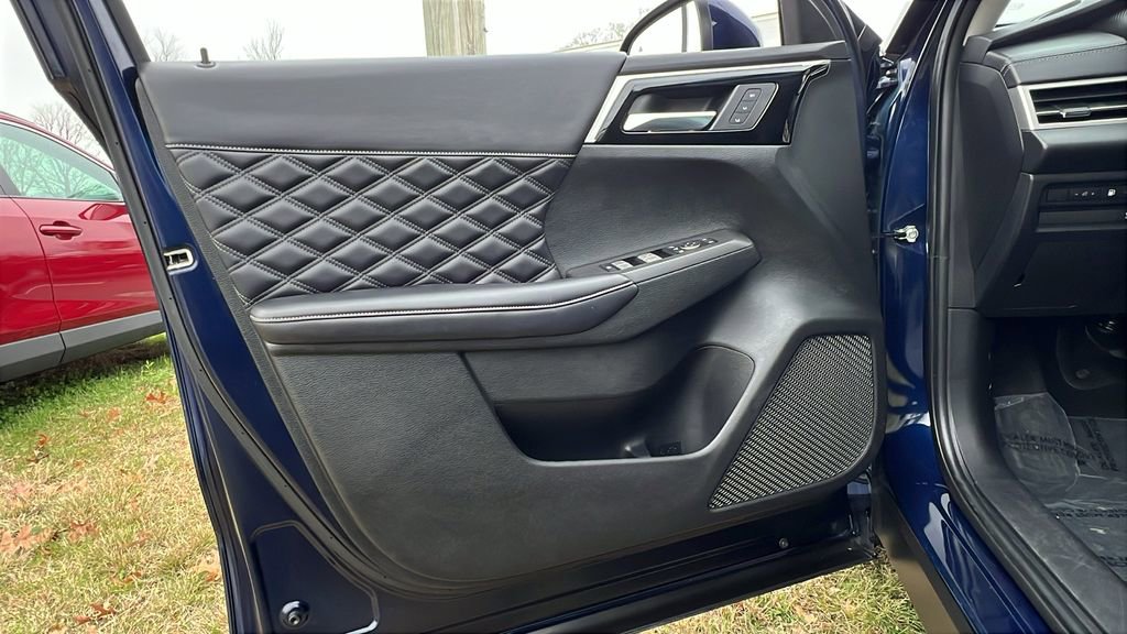 Used 2023 Mitsubishi Outlander SEL image 17