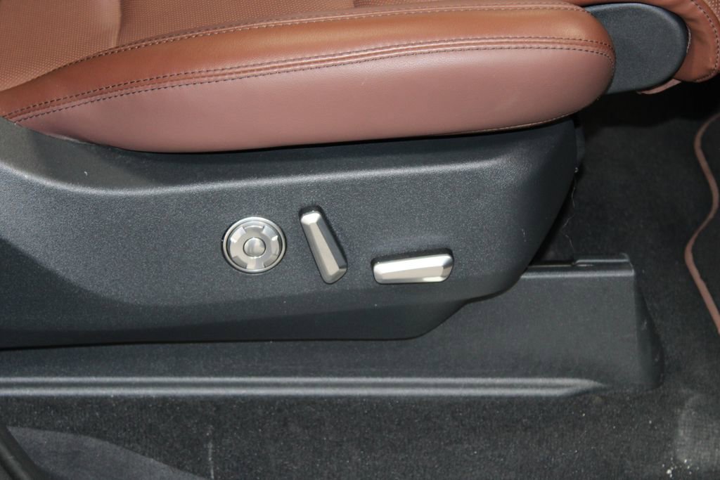 Used 2025 Lincoln Navigator Reserve AWD/4WD image 31