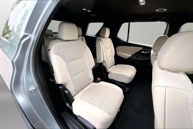 Used 2023 Chevrolet Traverse LT w/ LPO, Cargo Package AWD/4WD image 27