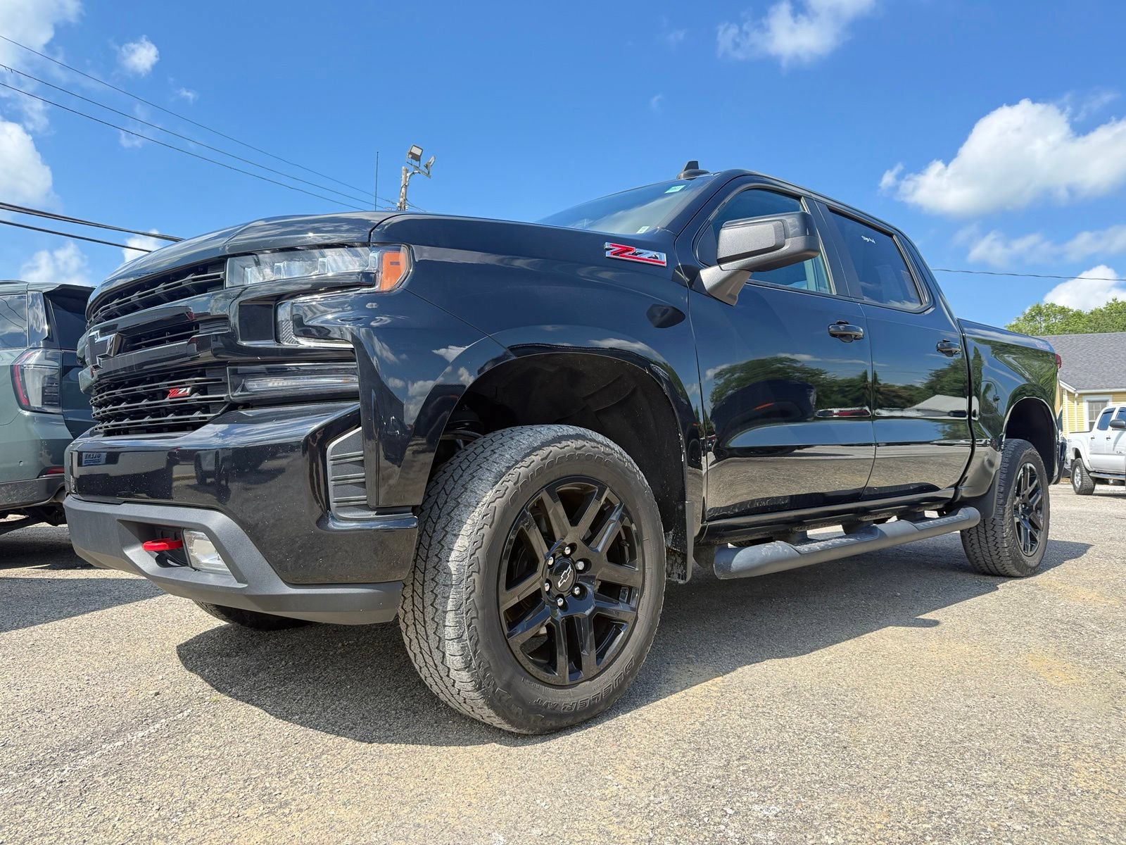 Used 2022 Chevrolet Silverado 1500 LT Trail Boss w/ Convenience Package II AWD/4WD image 2