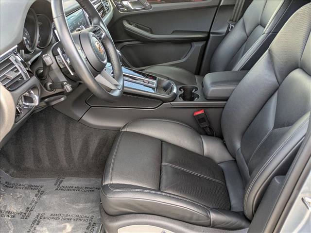 Used 2024 Porsche Macan image 17