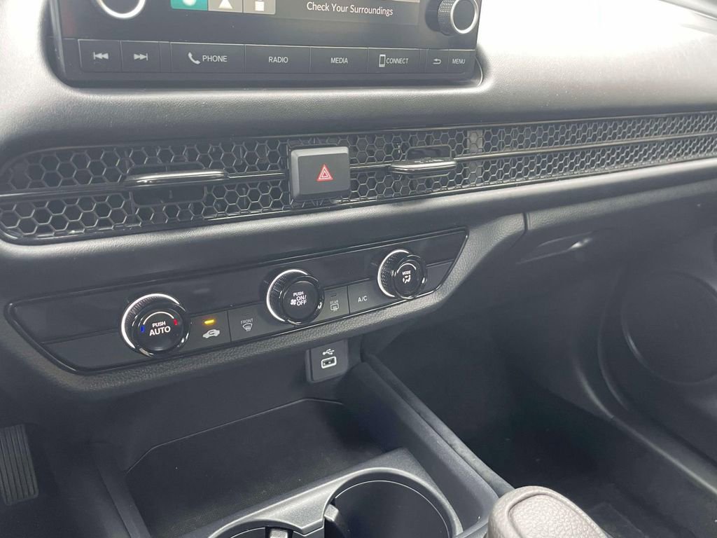Certified 2025 Honda HR-V LX image 28