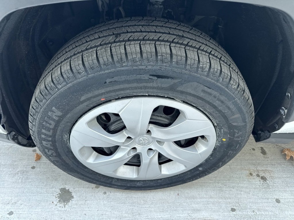 Used 2024 Toyota RAV4 LE image 17