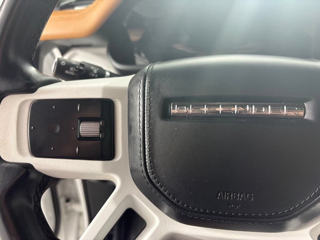 Used 2023 Land Rover Defender 130 SE AWD/4WD image 21