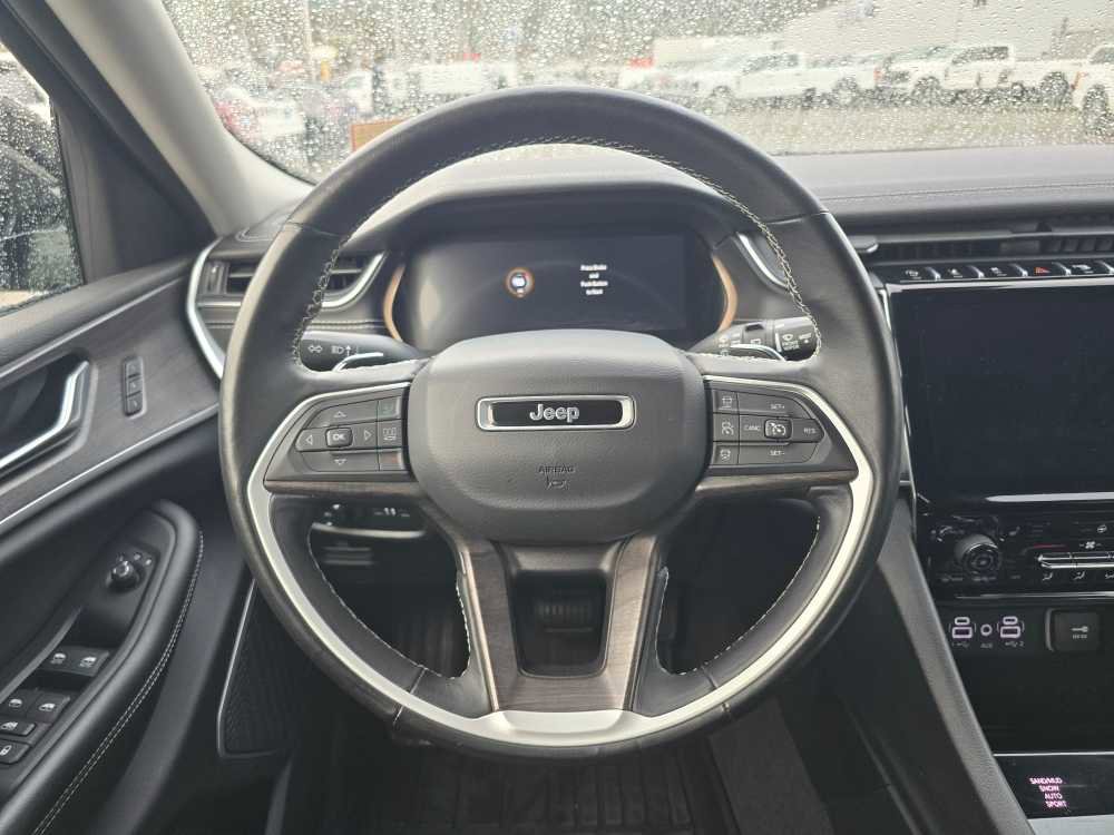 Used 2022 Jeep Grand Cherokee L Limited image 11