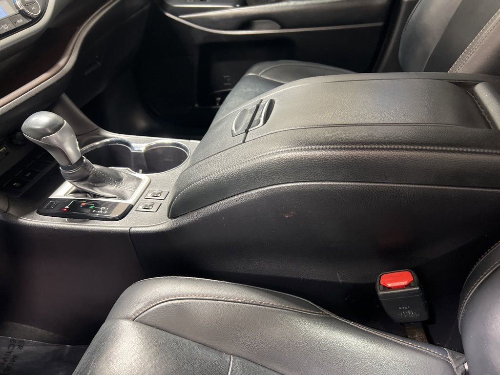 Used 2019 Toyota Highlander XLE FWD image 25