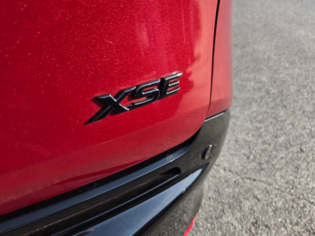 Used 2025 Toyota Sienna XSE image 11