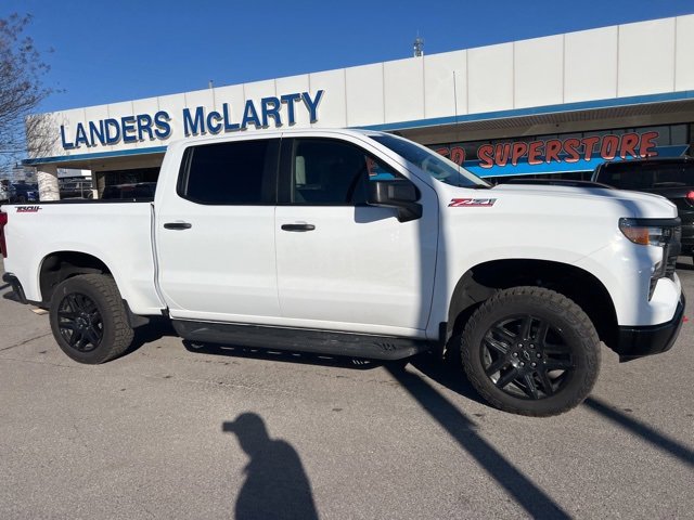 Used 2025 Chevrolet Silverado 1500 Custom Trail Boss image 2