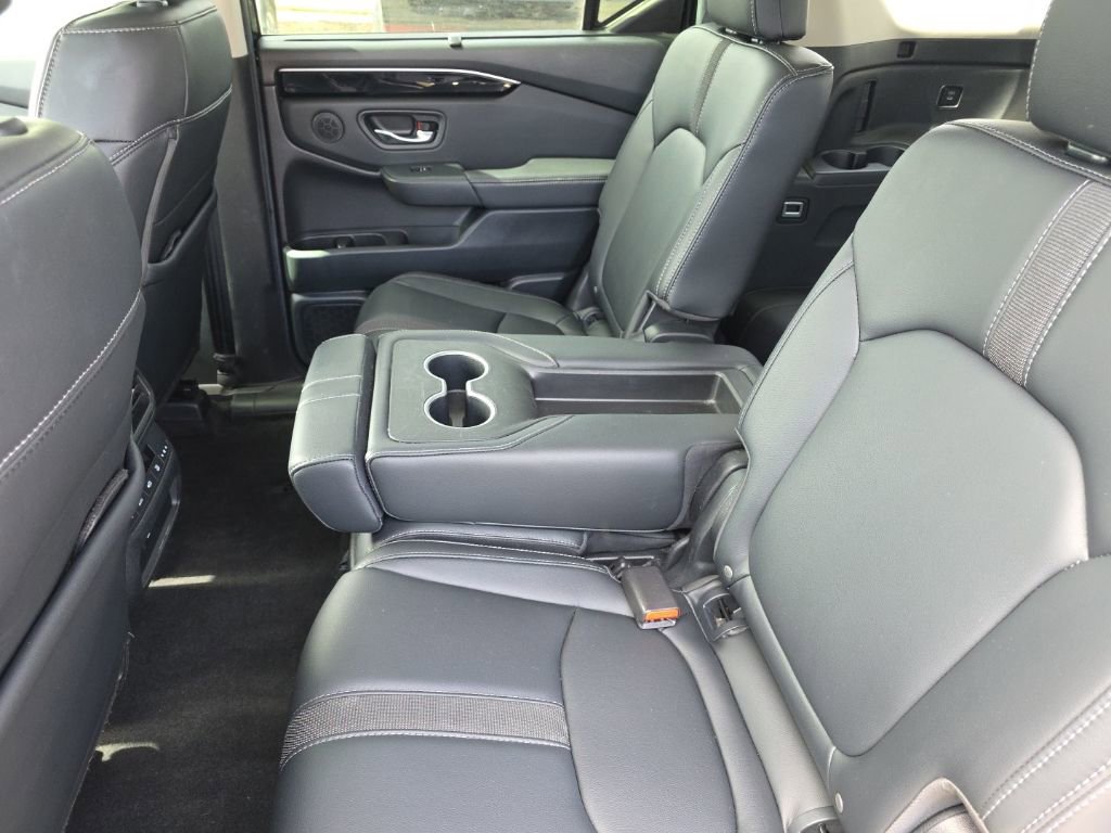 Used 2025 Honda Pilot EX-L image 12