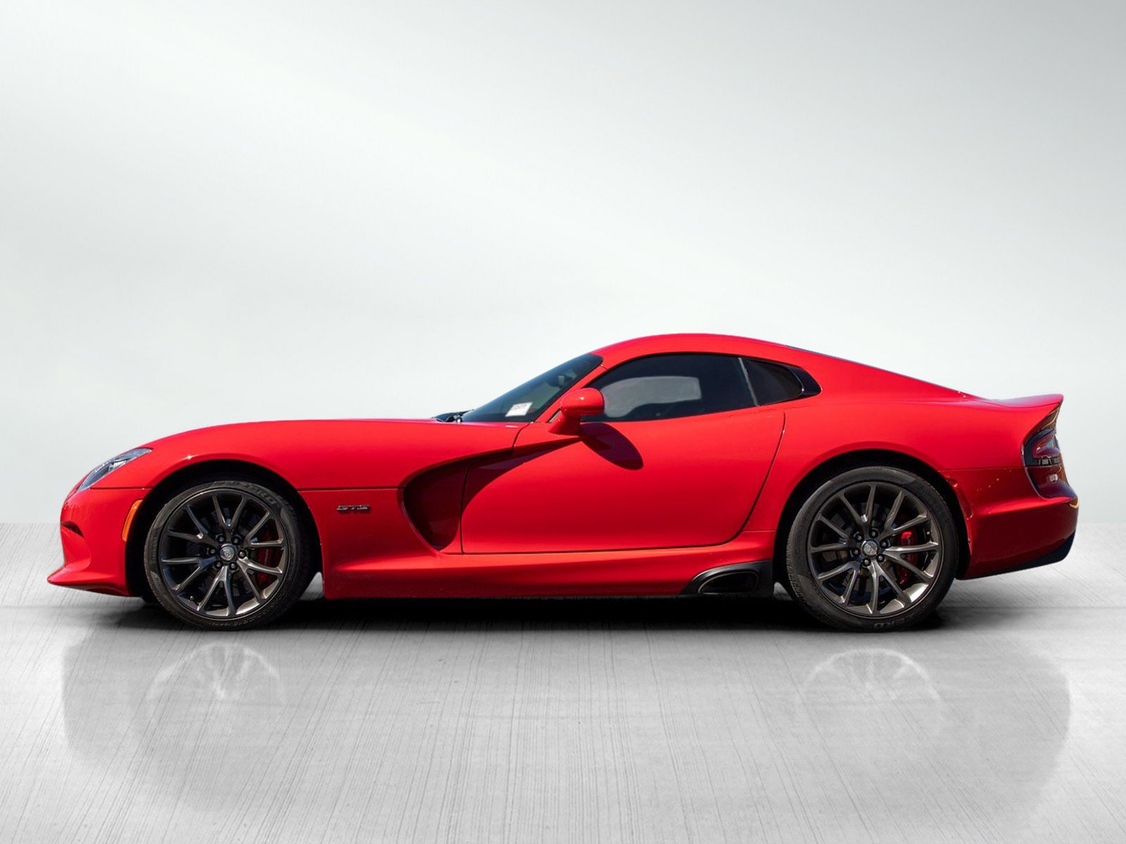 Used 2014 SRT GTS w/ GTS Laguna Interior Package RWD image 2