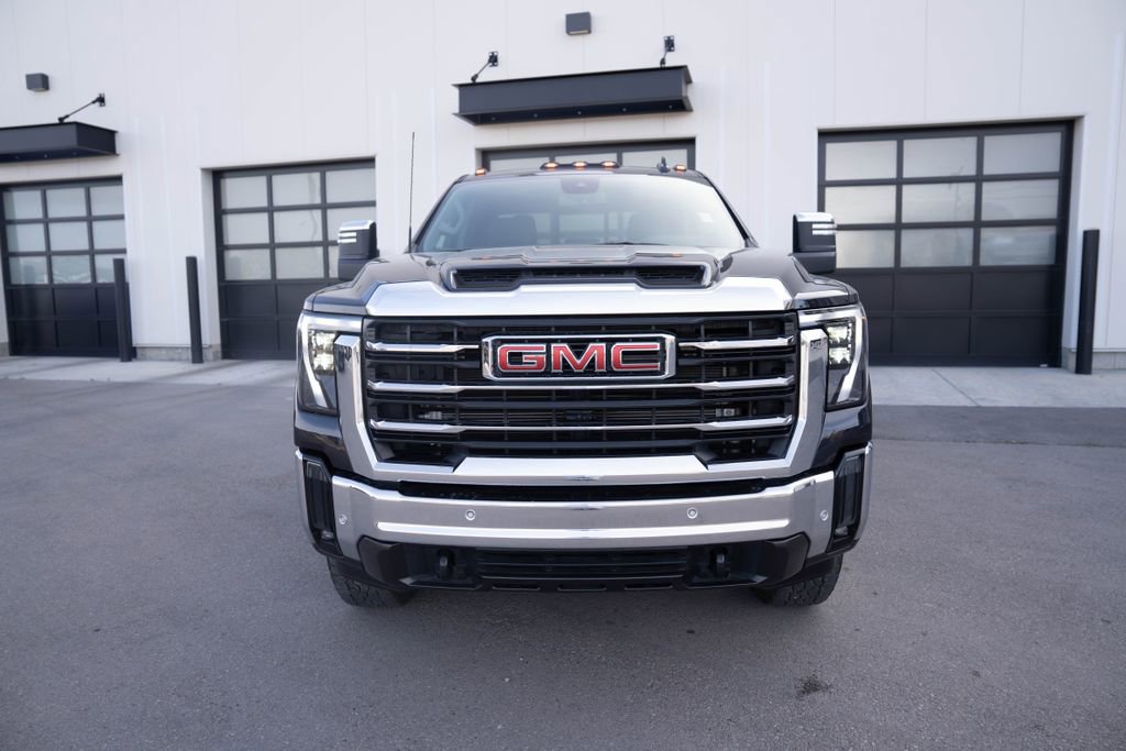 Used 2025 GMC Sierra 3500 SLT w/ SLT Premium Package AWD/4WD image 2