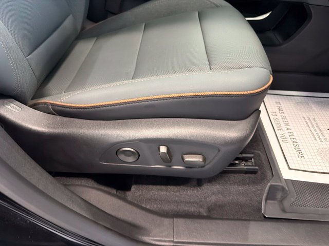 Used 2025 GMC Acadia AT4 w/ LPO, Floor Liner Package AWD/4WD image 17