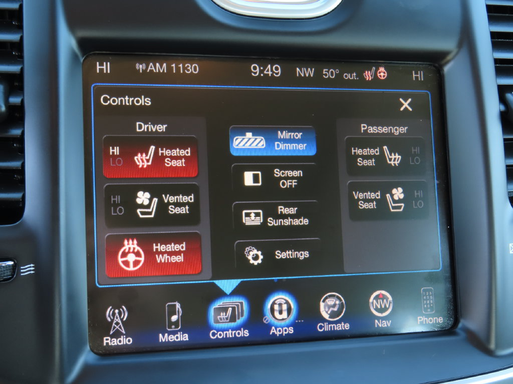 Used 2015 Chrysler 300 C RWD image 11