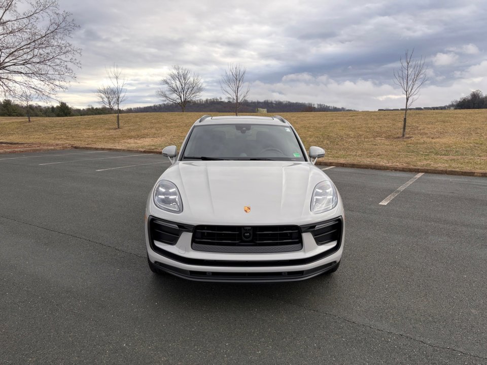 Certified 2026 Porsche Macan image 10