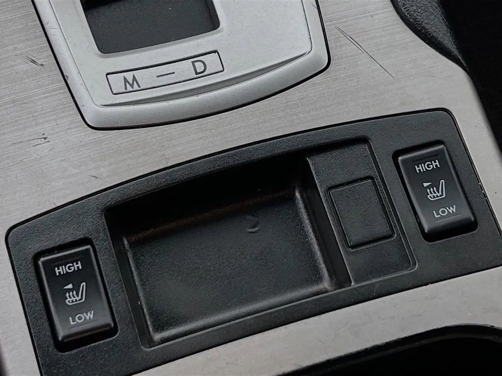 Used 2012 Subaru Outback 3.6R Limited image 22