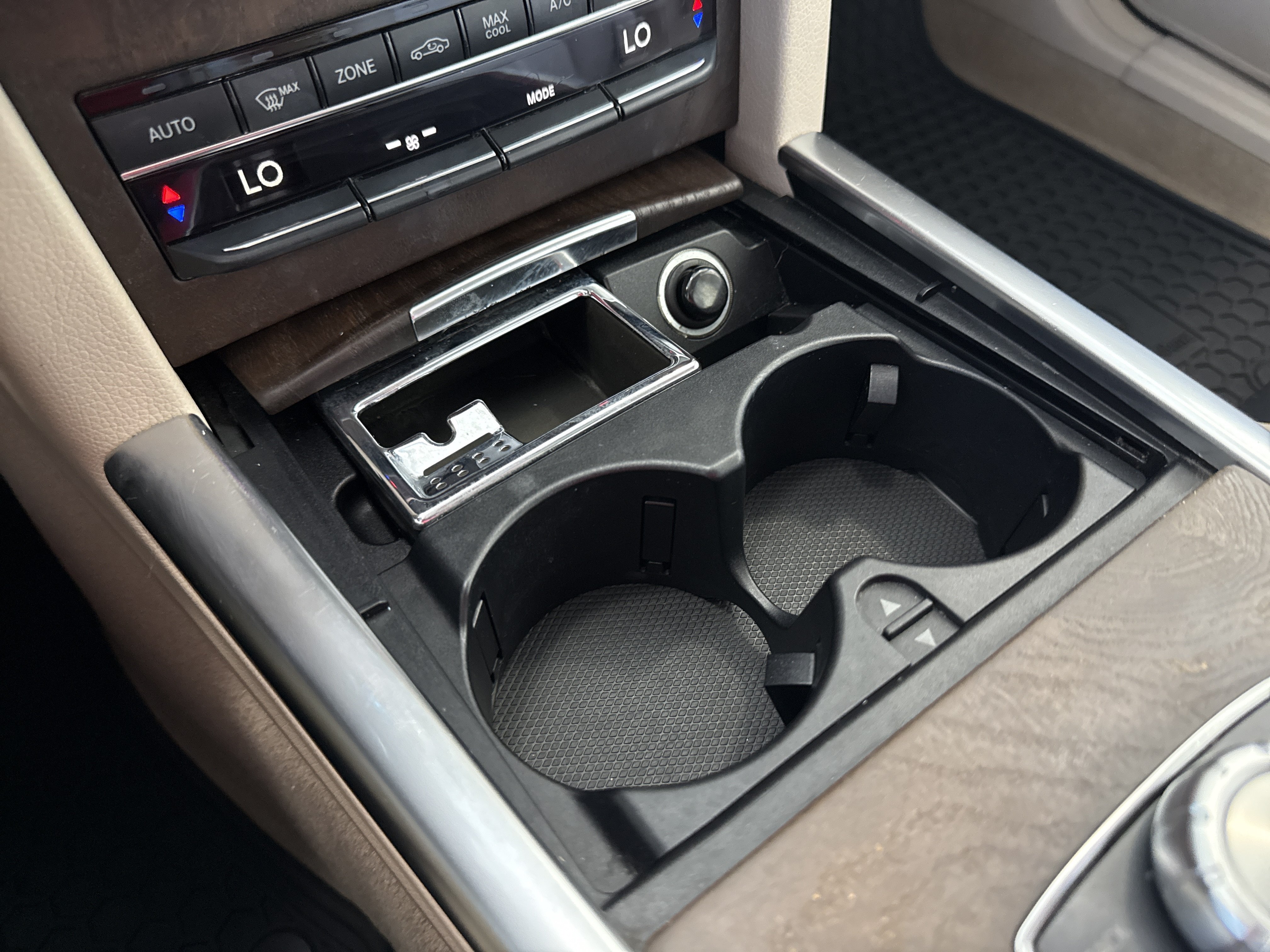 Used 2014 Mercedes-Benz E 350 Sedan image 43