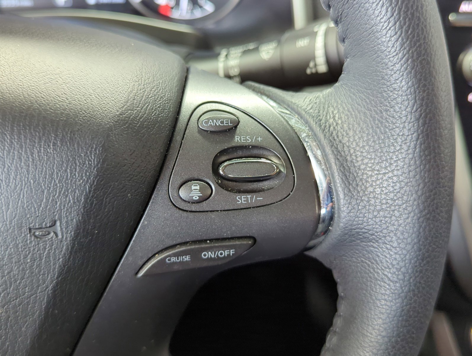 Used 2024 Nissan Murano SV image 28
