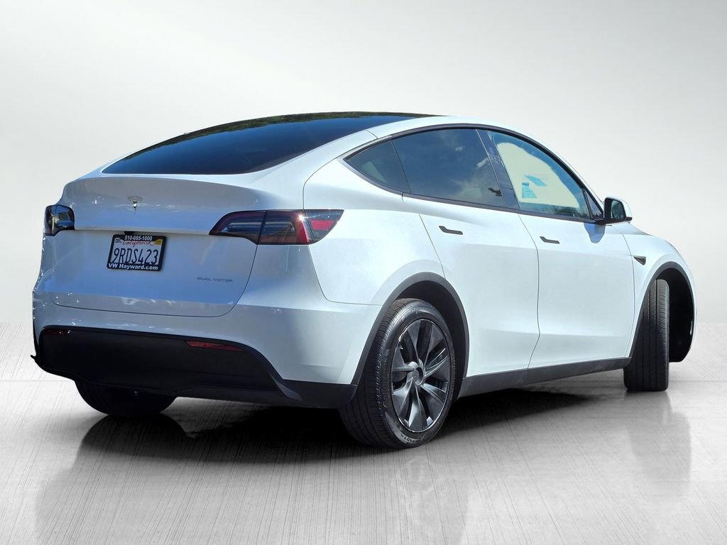 Used 2025 Tesla Model Y Long Range image 4