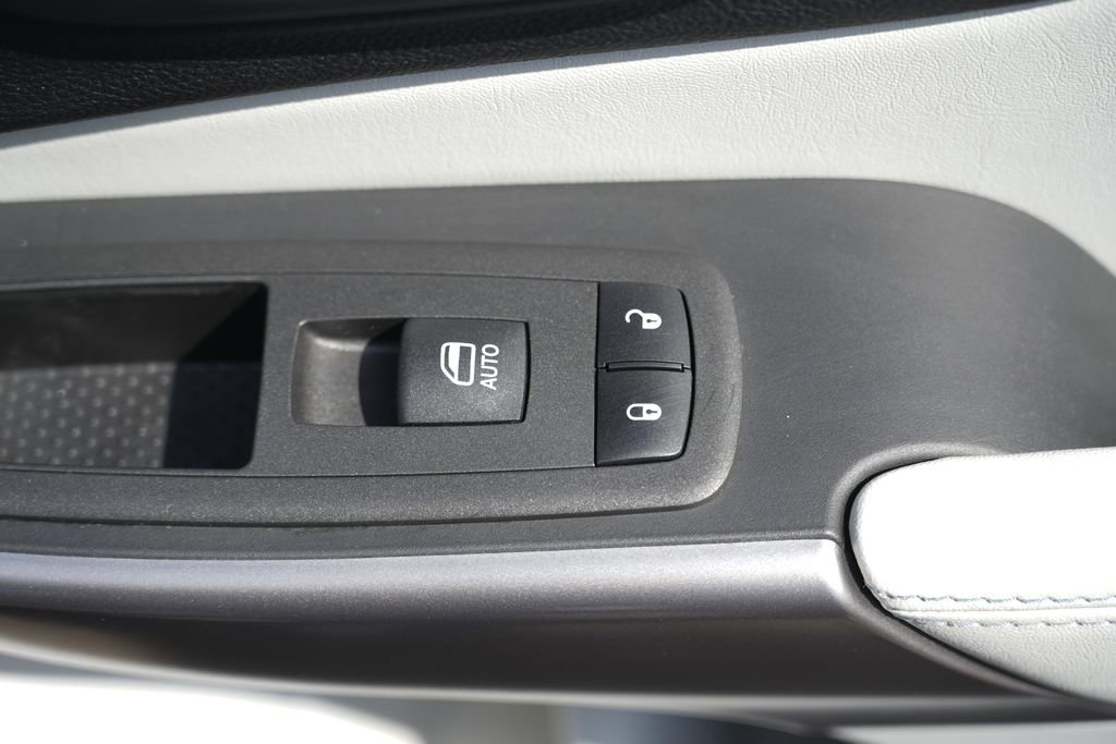 Used 2021 Jeep Cherokee Latitude Plus image 30