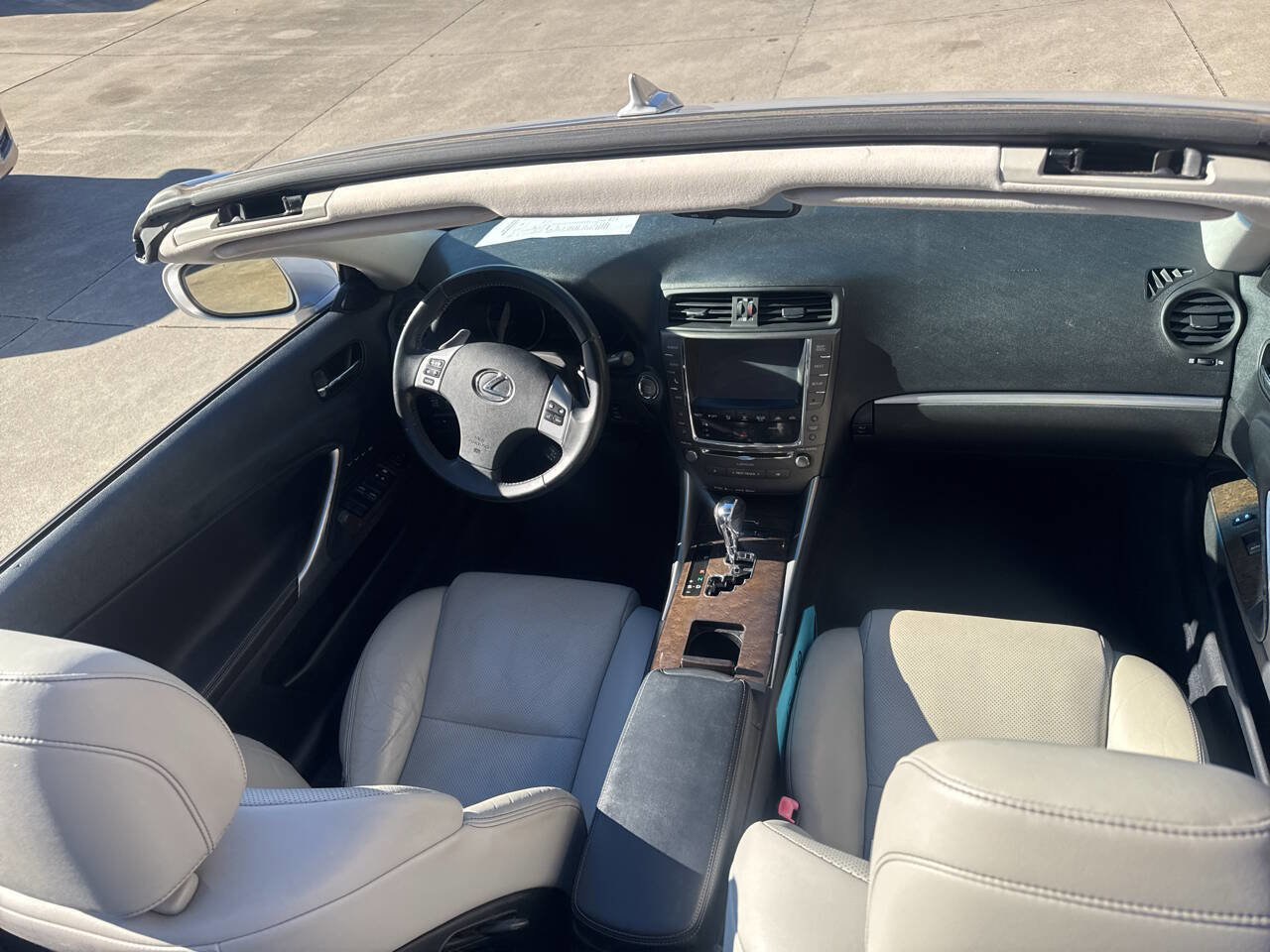Used 2013 Lexus IS 250C w/ Luxury Pkg image 13