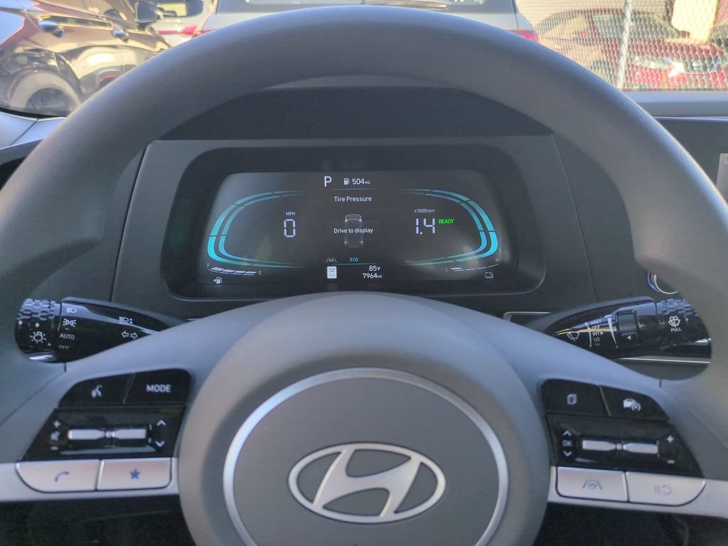 Used 2025 Hyundai Elantra Hybrid FWD image 31