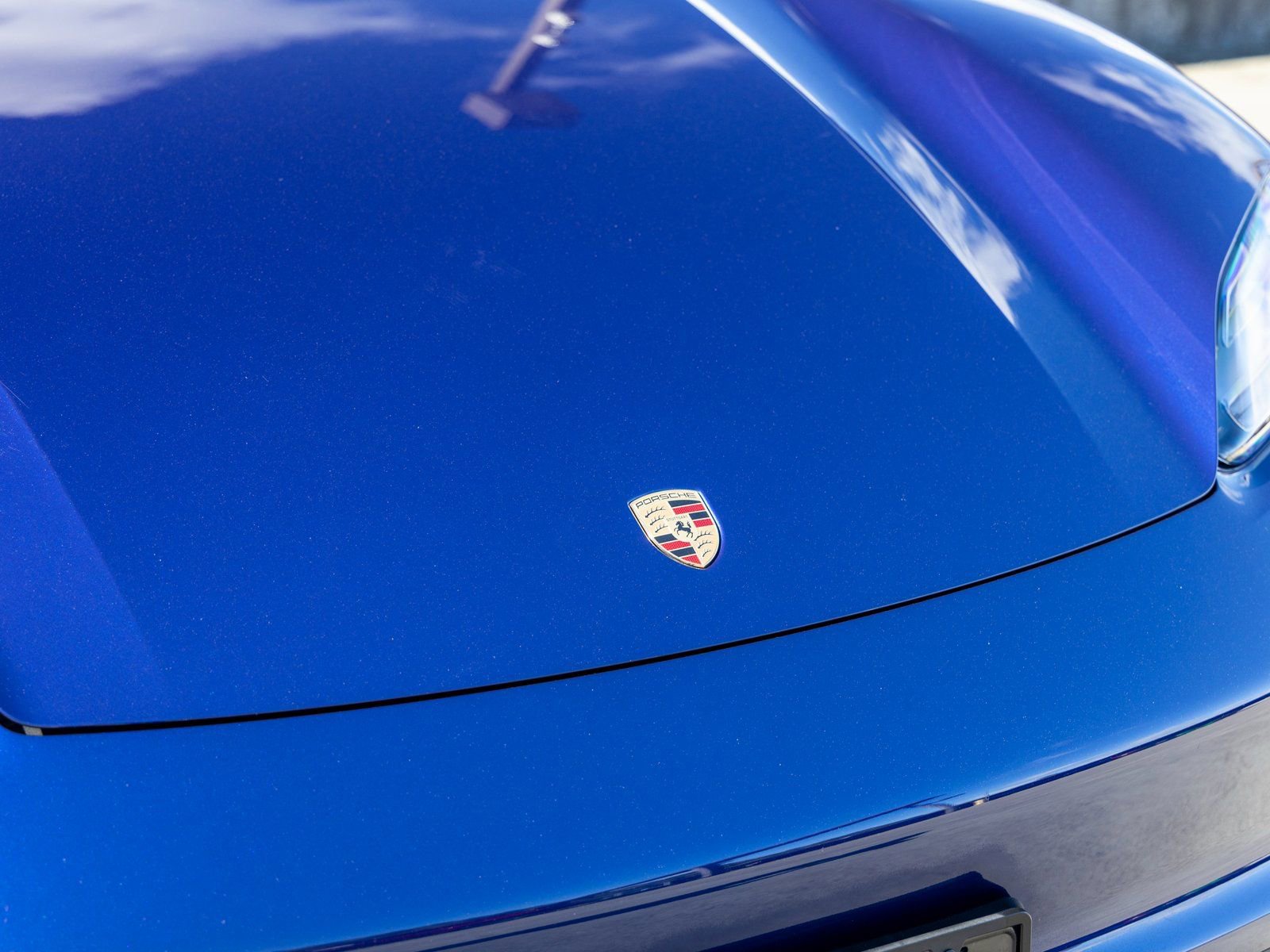 Certified 2025 Porsche Macan 4 Electric image 15