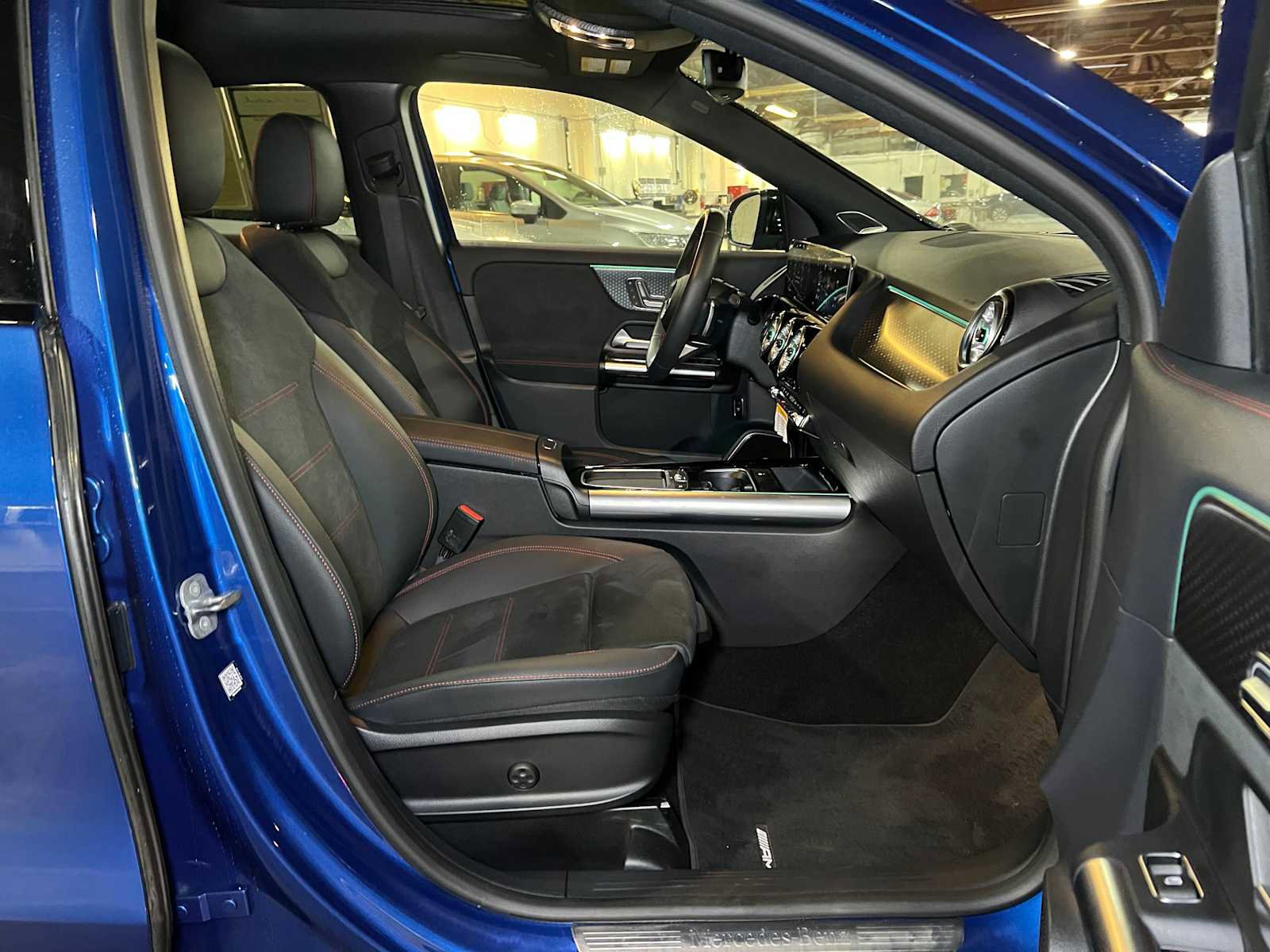 Used 2025 Mercedes-Benz GLA 250 4MATIC image 13