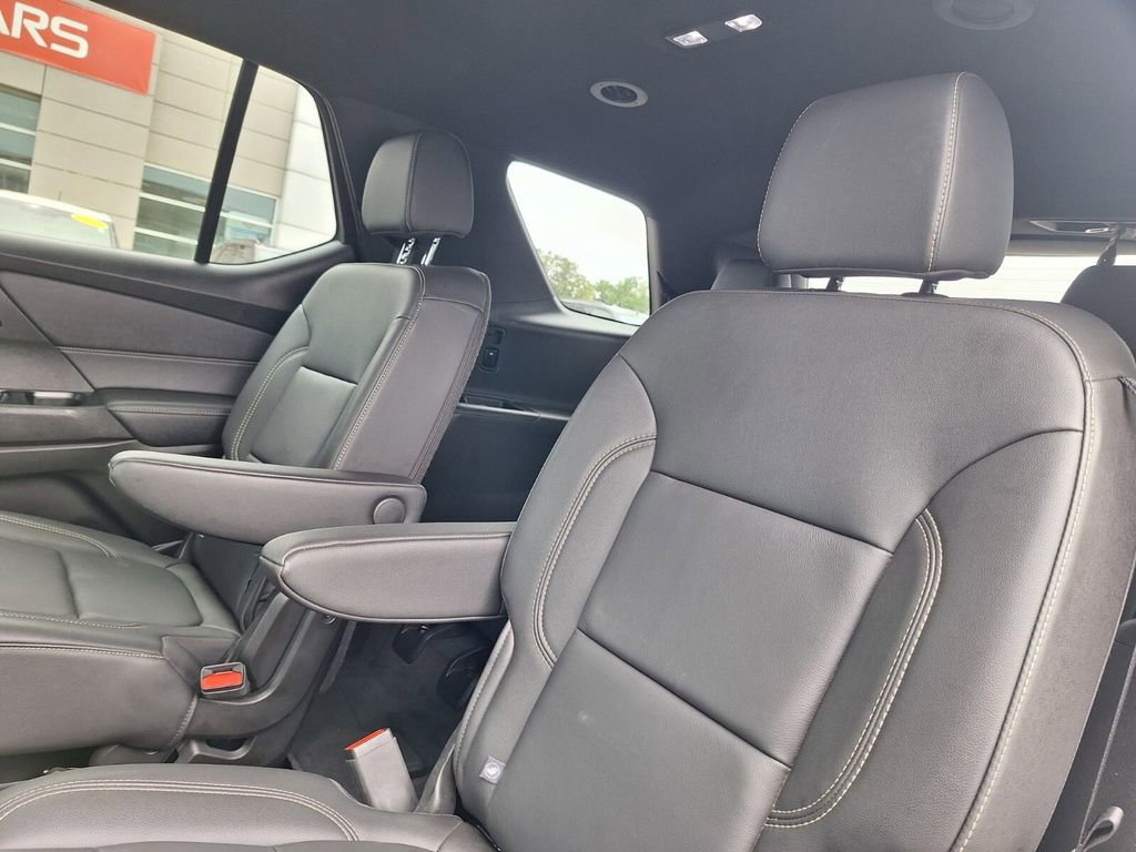 Used 2023 Chevrolet Traverse LT image 23