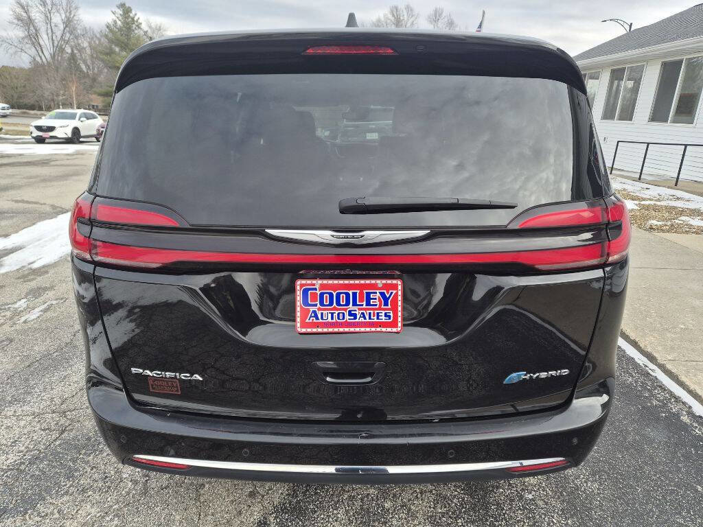 Used 2024 Chrysler Pacifica Limited FWD image 5