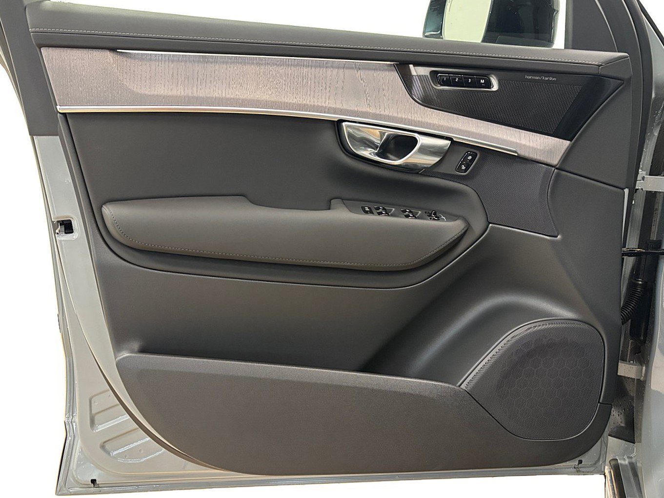 New 2026 Volvo XC90 T8 Ultra w/ Protection Package AWD/4WD image 14
