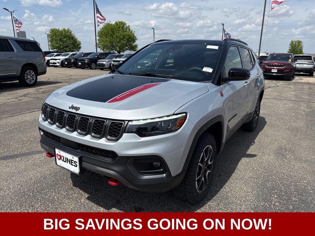 New 2025 Jeep Compass Trailhawk w/ Trailhawk Elite Group AWD/4WD image 9