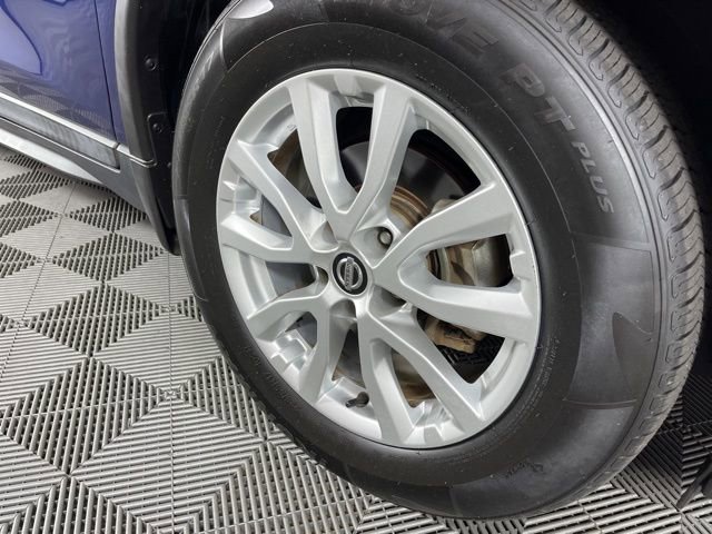 Used 2018 Nissan Rogue SV w/ Sun & Sound Touring Package image 14