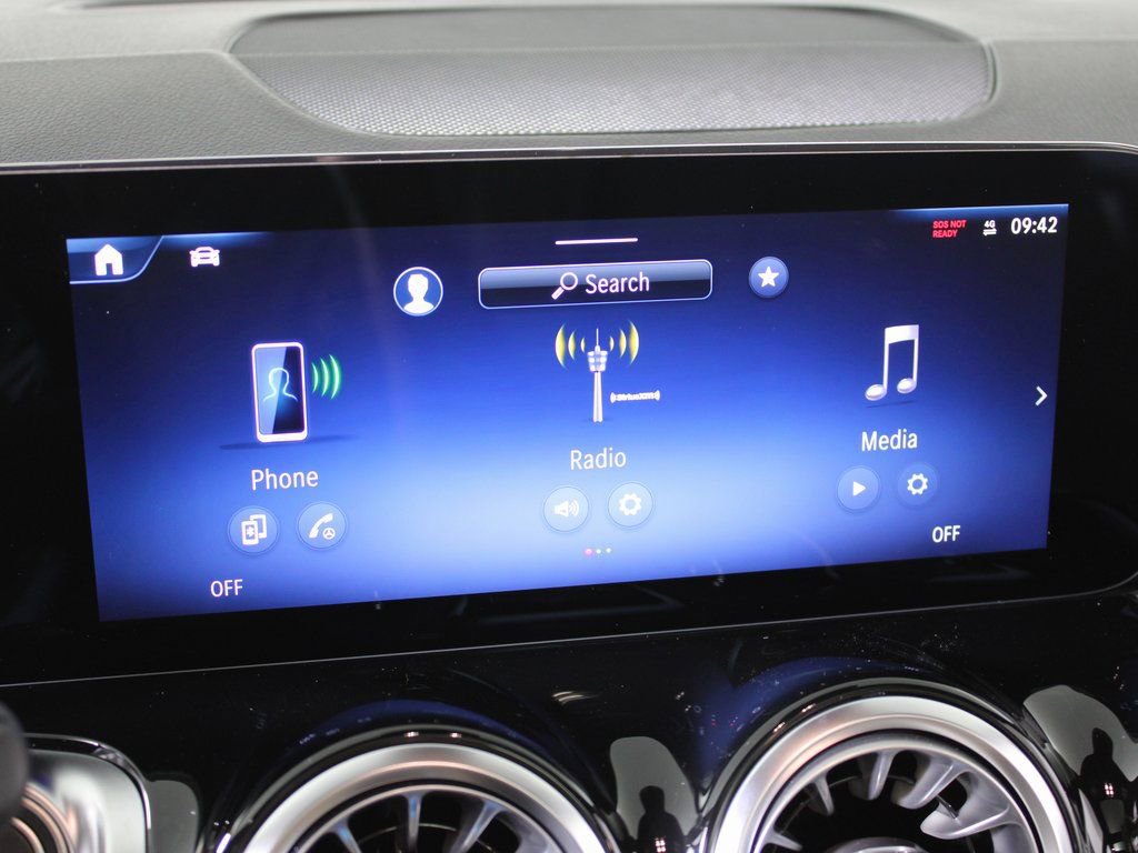 Certified 2026 Mercedes-Benz GLB 250 4MATIC image 21
