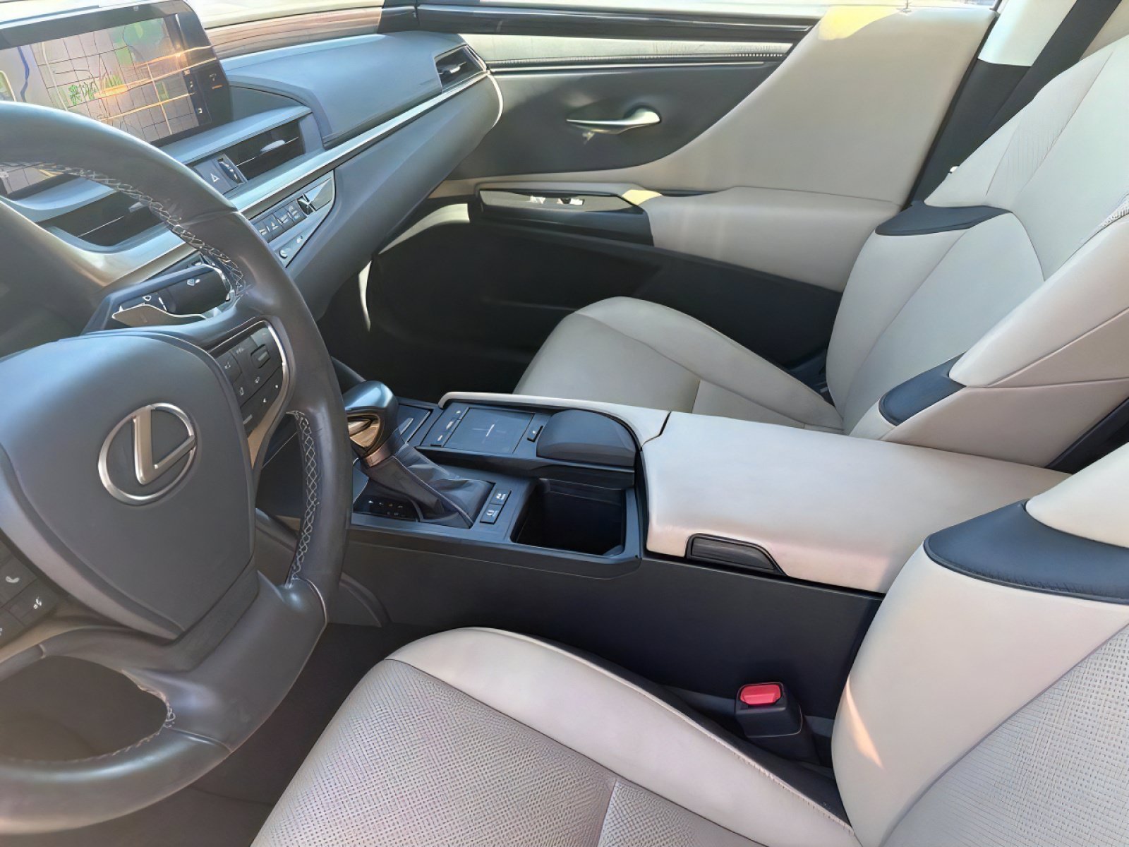 Used 2021 Lexus ES 300h w/ Premium Package FWD image 16