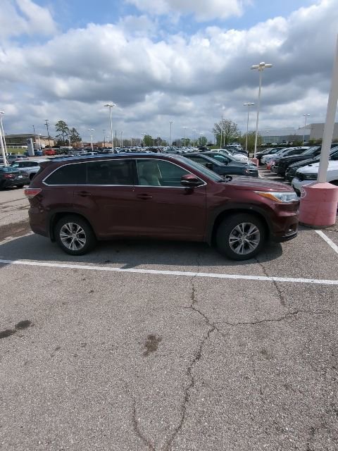 Used 2015 Toyota Highlander XLE image 13