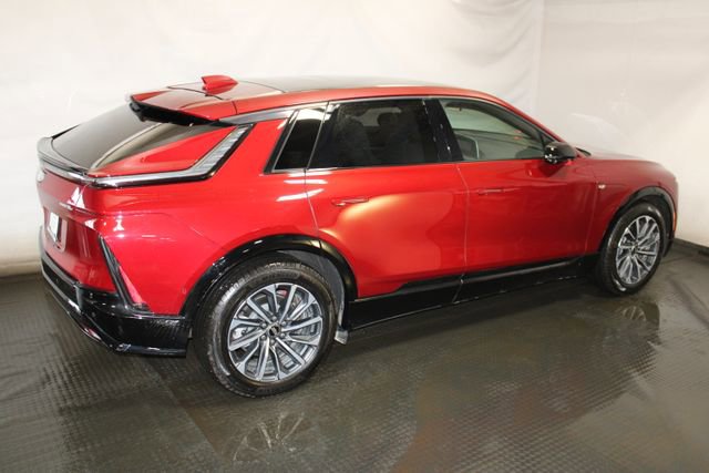 Certified 2024 Cadillac Lyriq Sport w/ LPO, Floor Liner Package AWD/4WD image 5
