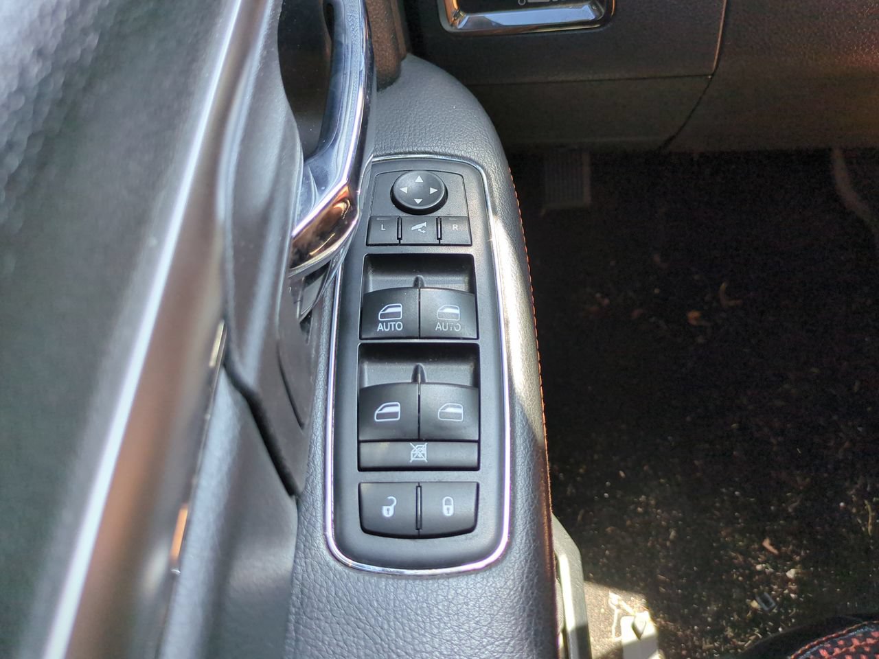 Used 2017 RAM 1500 Sport w/ Ignition Orange Sport Package AWD/4WD image 21