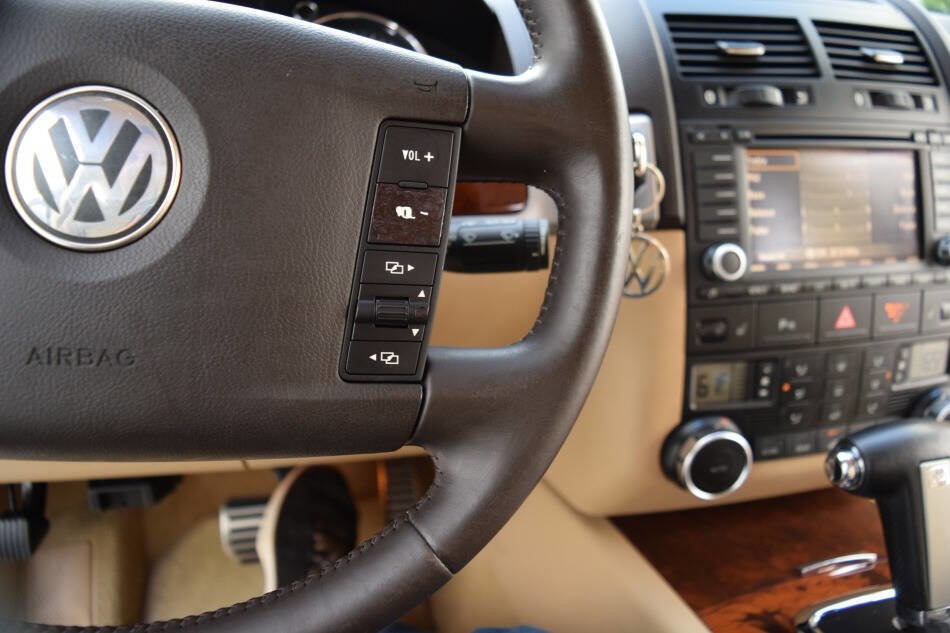 Used 2006 Volkswagen Touareg V10 TDI AWD/4WD image 64