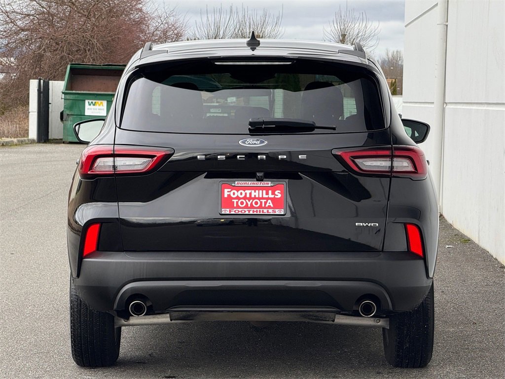 Used 2025 Ford Escape ST-Line image 6